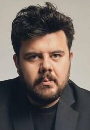Eser Yenenler